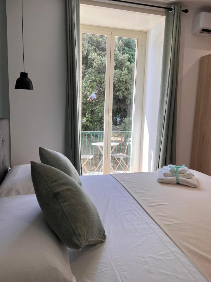 ホテル Relais Cavour Napoli エクステリア 写真