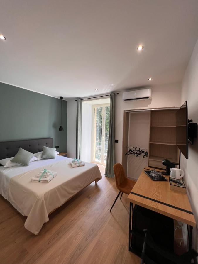 ホテル Relais Cavour Napoli エクステリア 写真