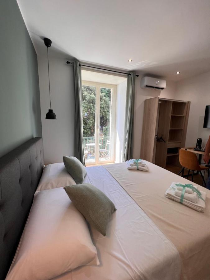 ホテル Relais Cavour Napoli エクステリア 写真